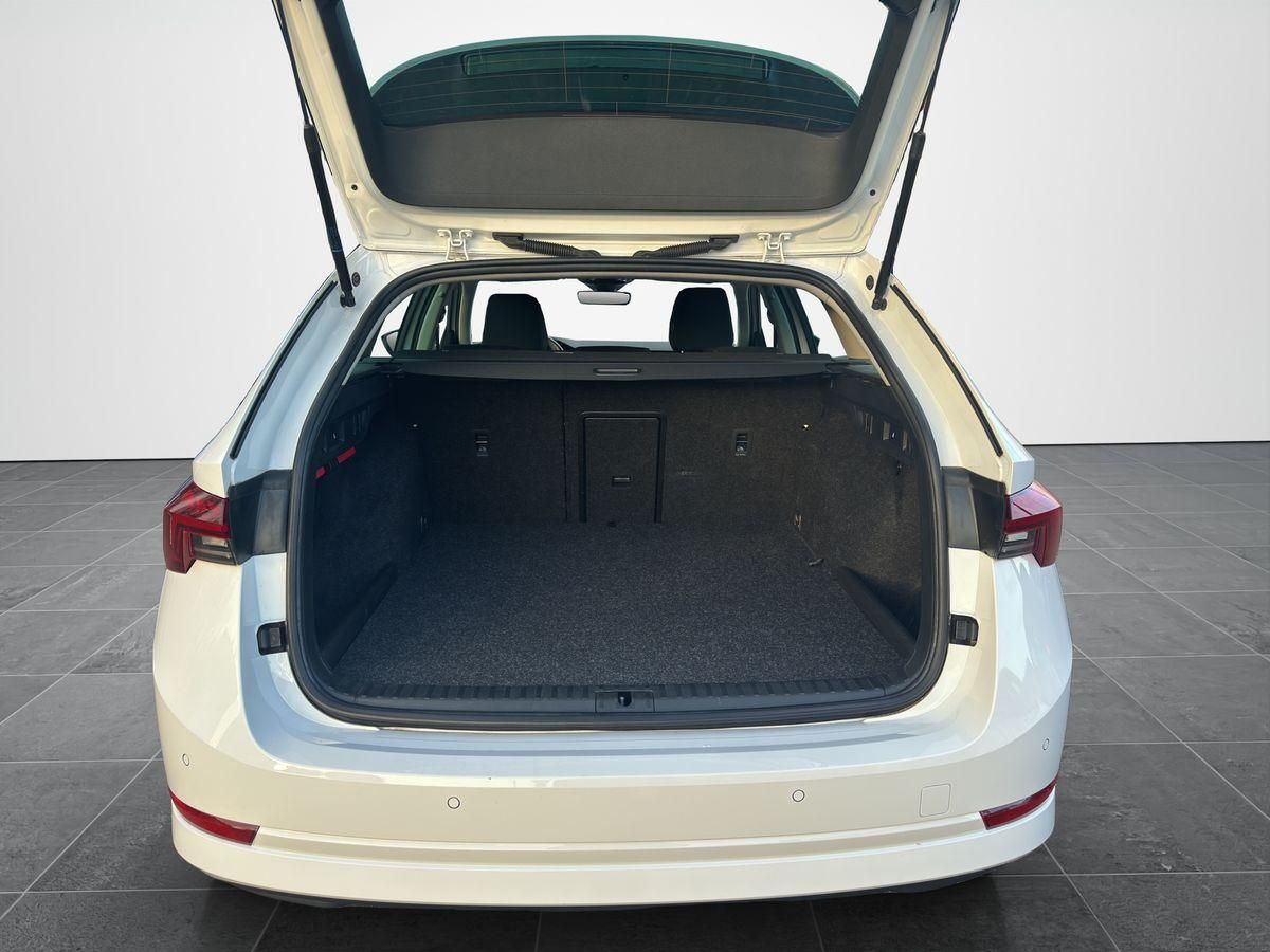 Fahrzeugabbildung SKODA Octavia Combi Style 1.4 TSI iV 150 kW