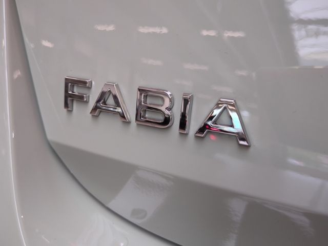 Fahrzeugabbildung SKODA Fabia 1.0 TSI Balance DSG ACC RFK LED