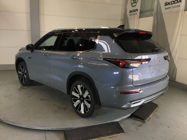 Fahrzeugabbildung Mitsubishi Plug-in Hybrid Outlander TOP ACC/Pano/Navi/Leder