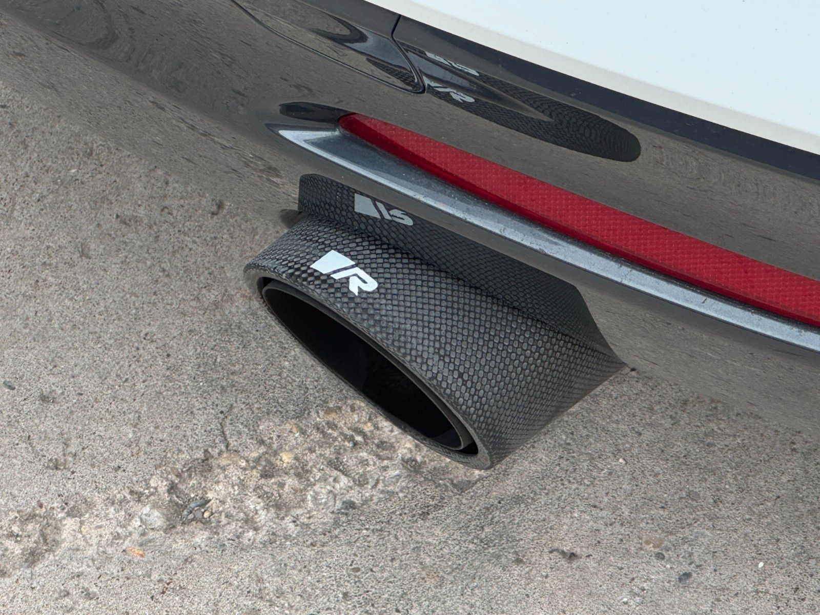 Fahrzeugabbildung BMW M140i Aero REMUS HIFI PDC KZG Keyless Alcantara
