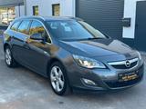 Opel Astra J Sports Tourer HU+SERVICE NEU/XENON/PDC - Opel Astra aus 2011: Tourer Sports