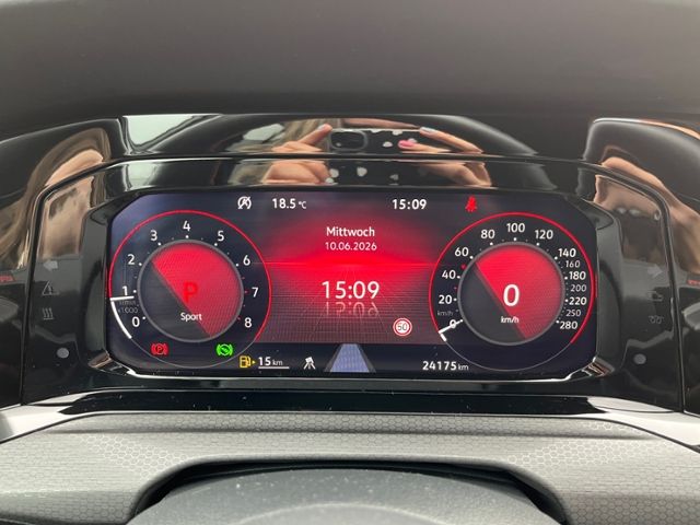 Fahrzeugabbildung Volkswagen Golf VIII GTI 2.0 TSI DSG KLIMA LED NAVI ALU