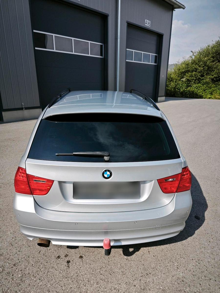 BMW 318 2009 — photo 6