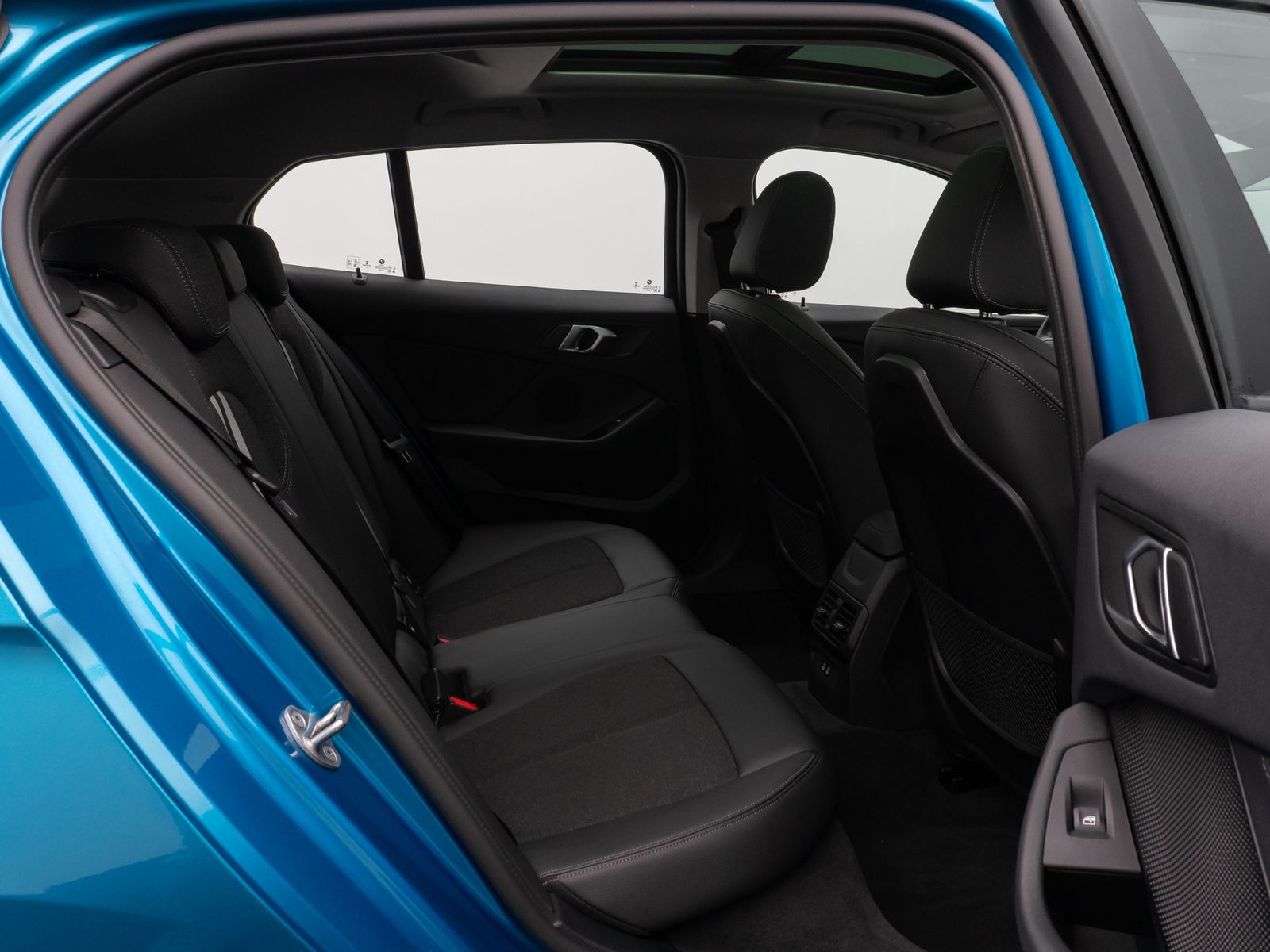 Fahrzeugabbildung BMW 118i Panorama Kamera Lenkrhzg DAB Komfort Sport