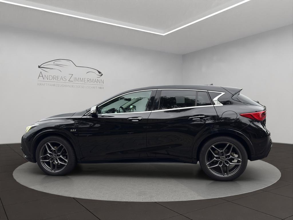 Infiniti Q30