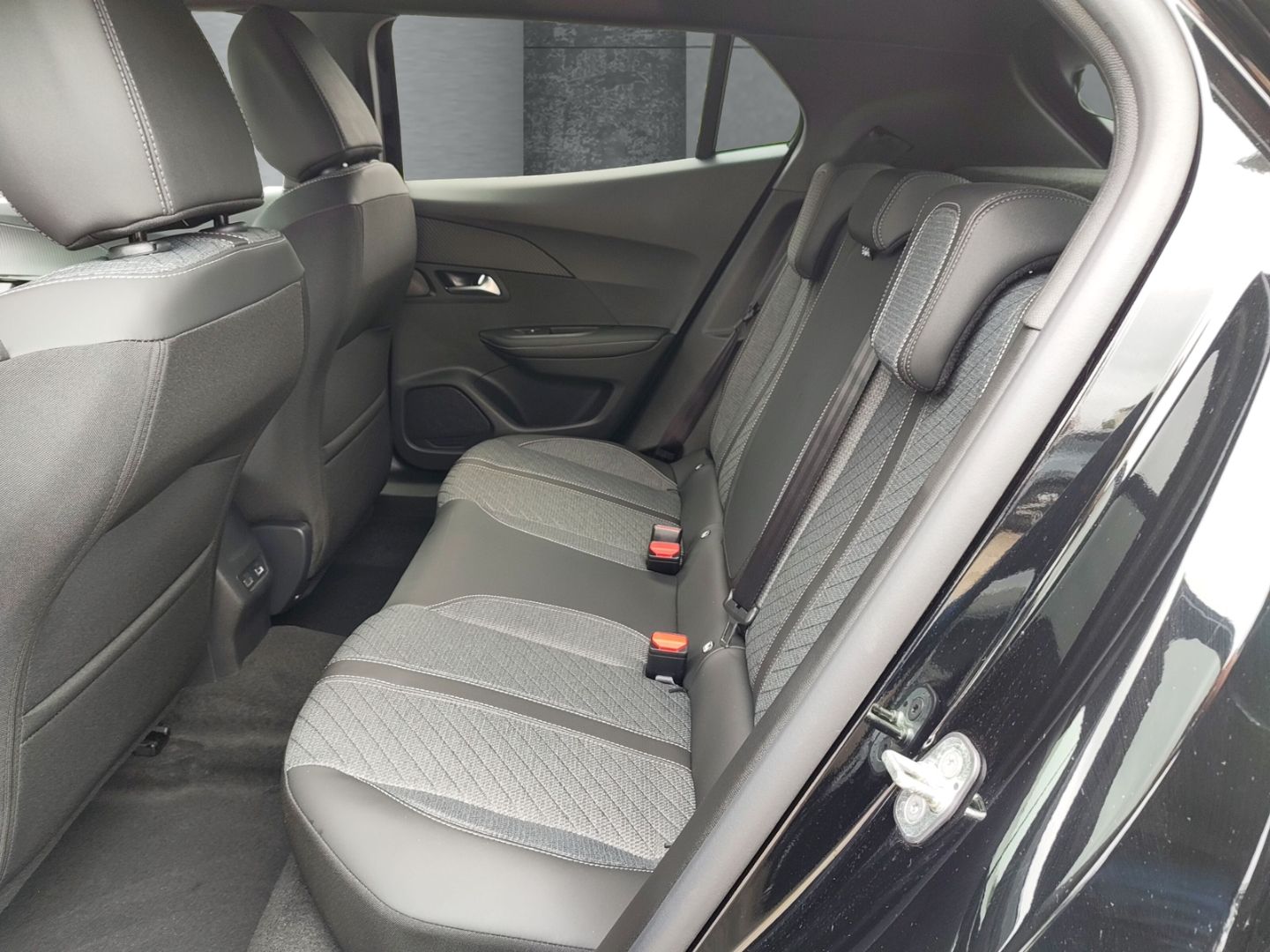 Peugeot 2008 - Bild 9