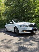 Skoda Superb 2.0TDI DSG Keyless+Navi+BT+SO... - gebrauchte Skoda Superb aus dem Jahr 2014