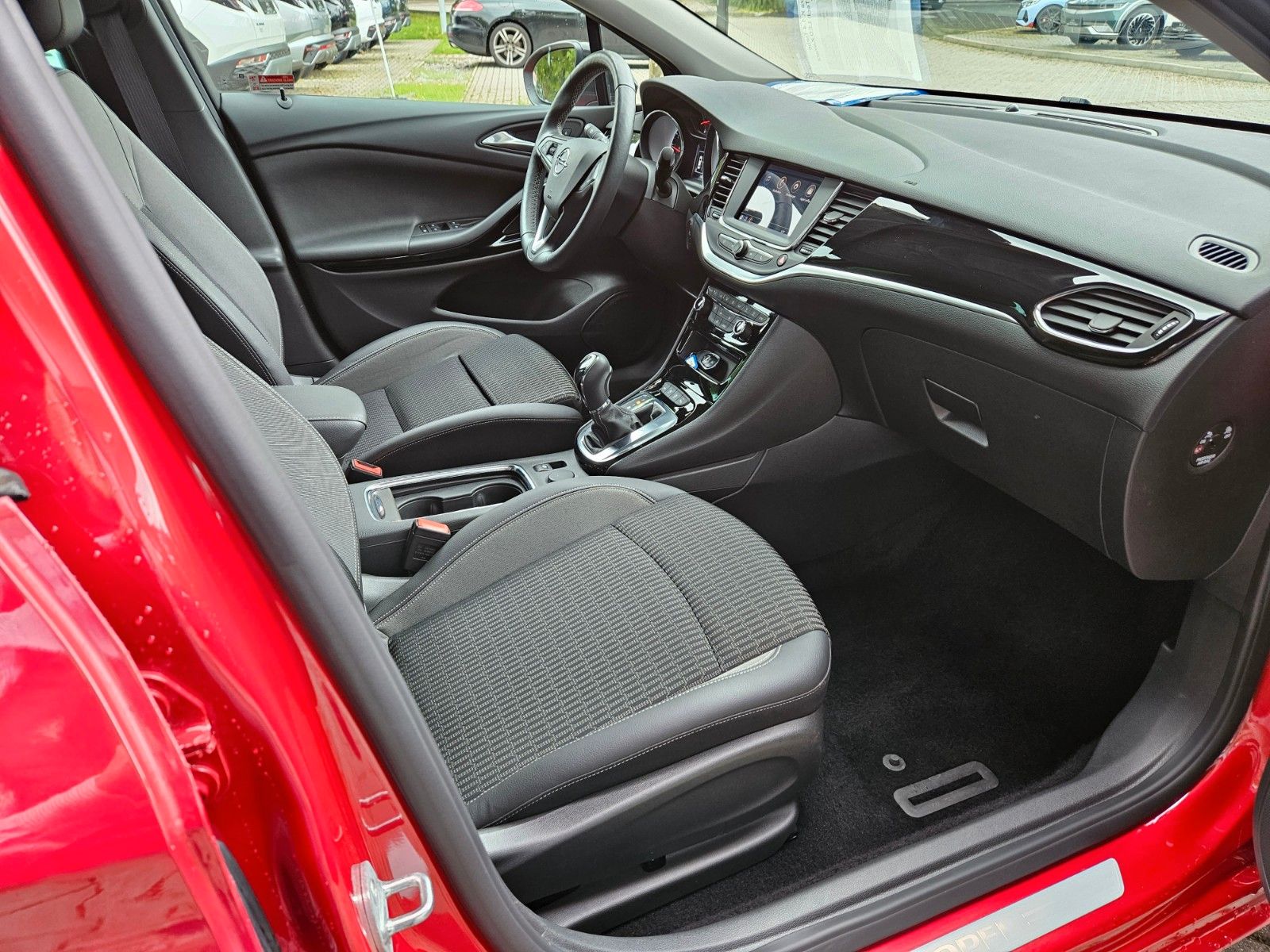 Fahrzeugabbildung Opel Astra K 1.4 Turbo Design&Tech LED Kamera SHZ LHZ