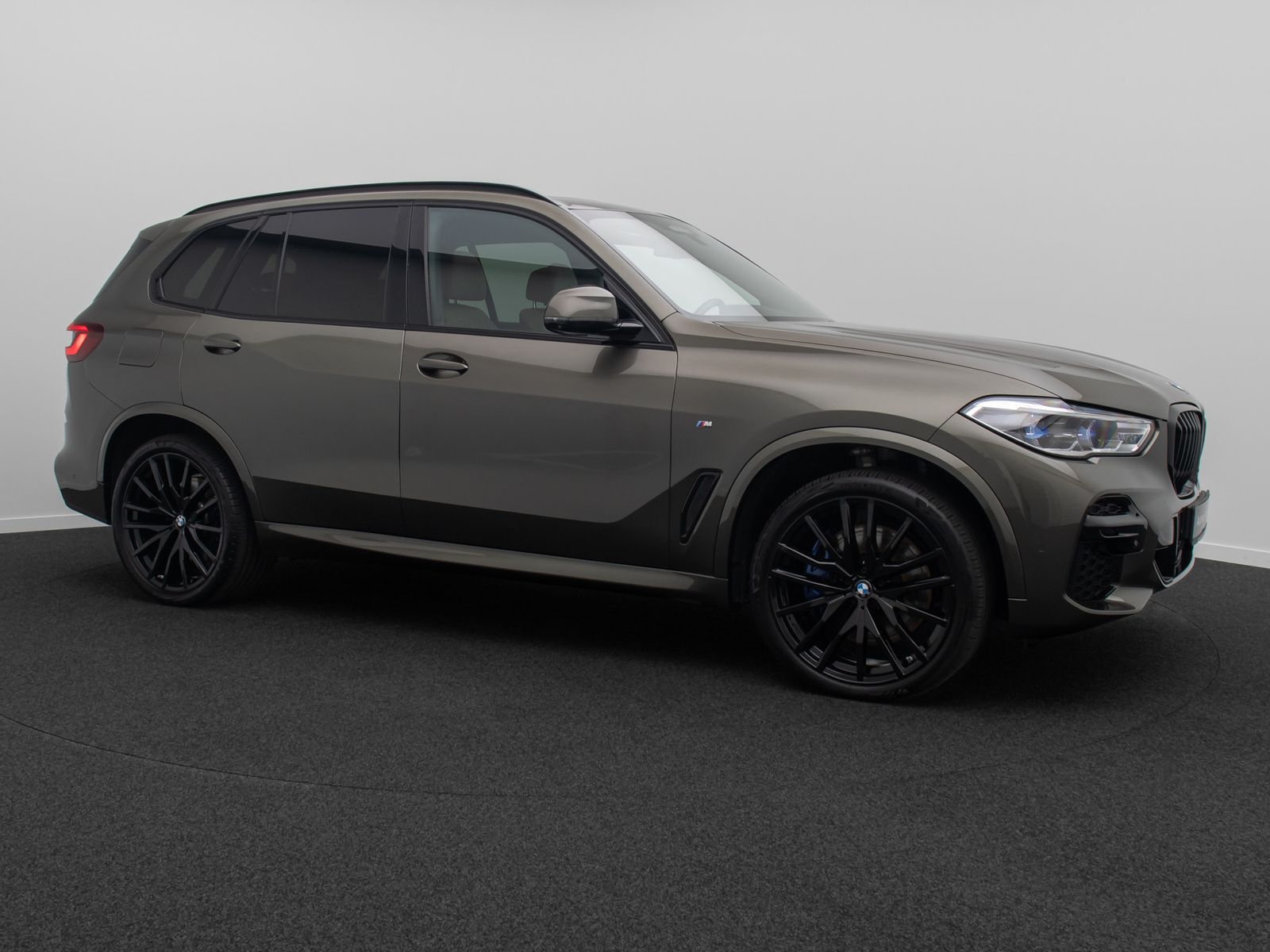 Fahrzeugabbildung BMW X5 xD40d M Sport AHK 360&deg; H/K Panorama Laser 22"