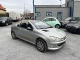 Peugeot 206 CC Filou 110 - Peugeot 206 mit Benzin-Antrieb: Cabrio, Automatik
