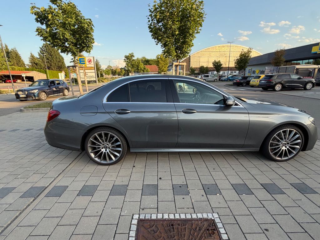 Image of Mercedes-Benz E 220