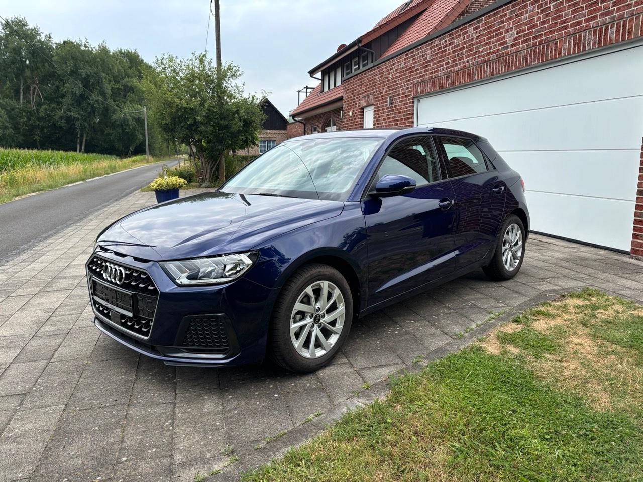 Audi A1 Sportback 25 TFSI Automatik, TÜV/Service Neu*