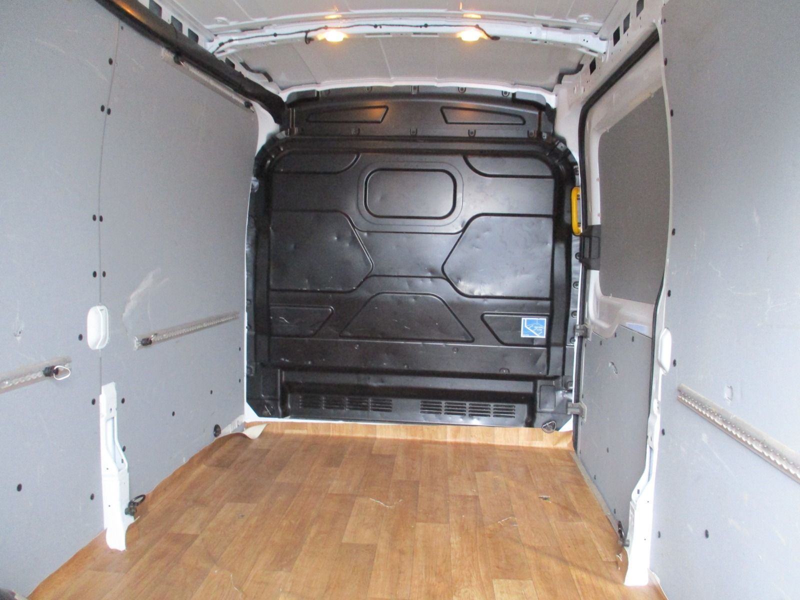 Fahrzeugabbildung Ford TRANSIT 2,0TDCI  L3 / ALW