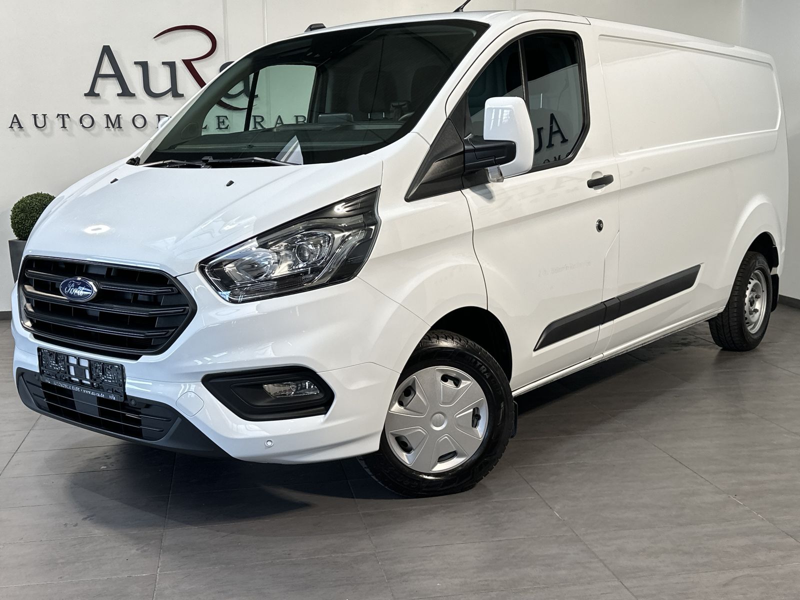 Fahrzeugabbildung Ford Transit Custom 300 L2H1 NAV+SHZ+PP+SORTIMO+KAMER