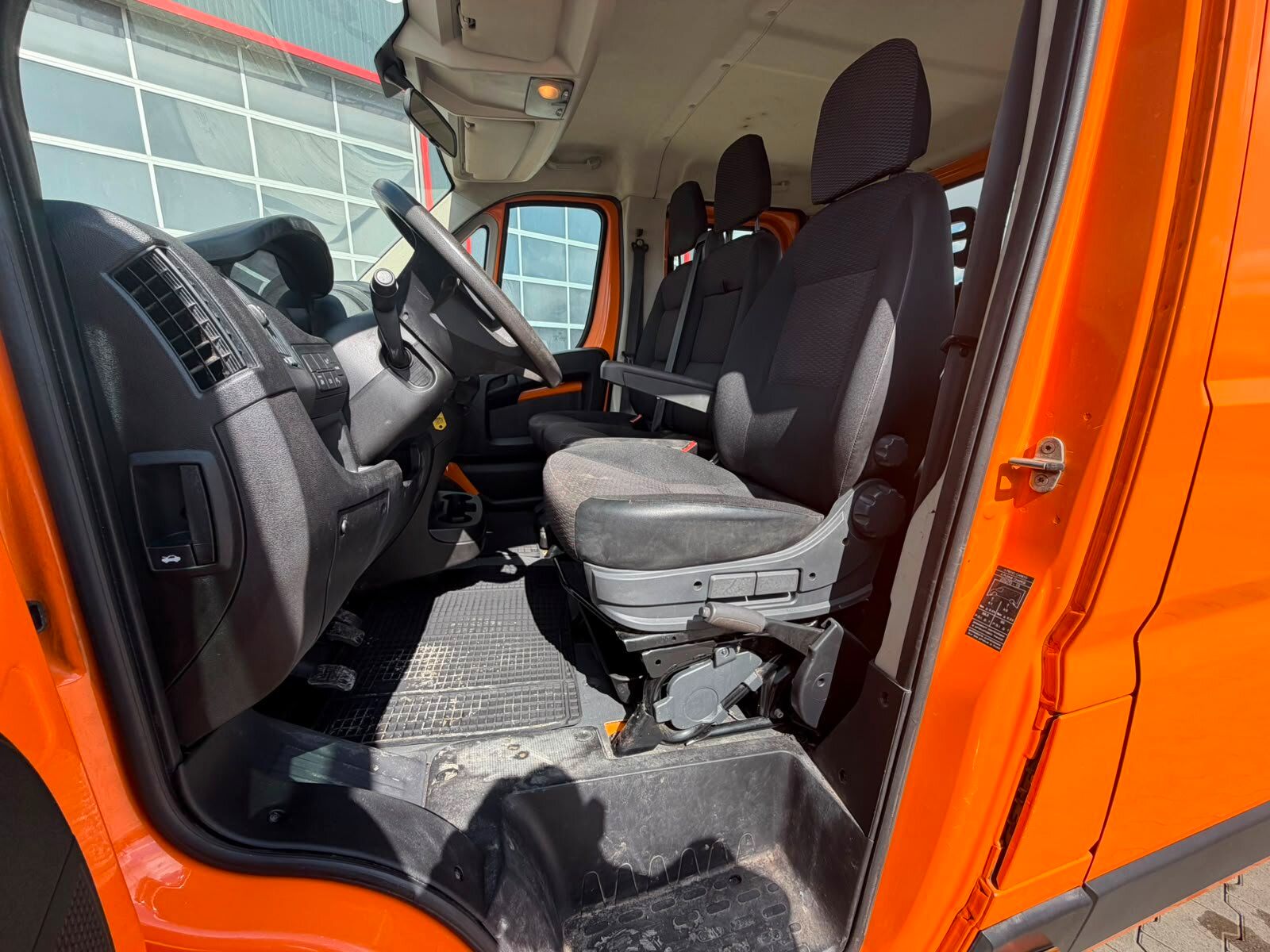 Fahrzeugabbildung Citroën Pritsche DoKa / 7 Sitze / 2021