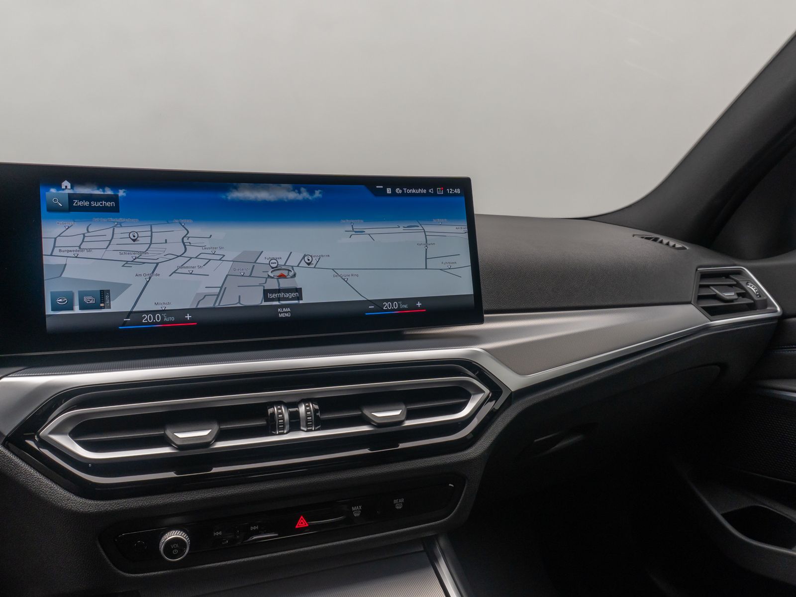 Fahrzeugabbildung BMW 320e M Spot DAB Widscreen PDC CockpitPlus 19Zoll