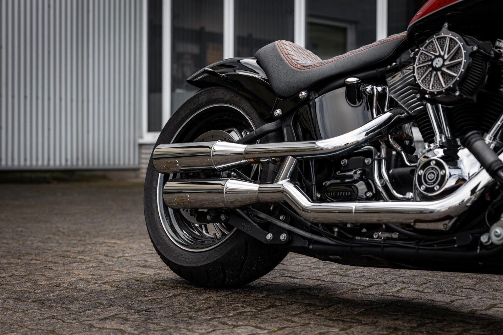 Fahrzeugabbildung Harley-Davidson FXS Softail Blackline - Jekill&Hyde-Custom Umbau