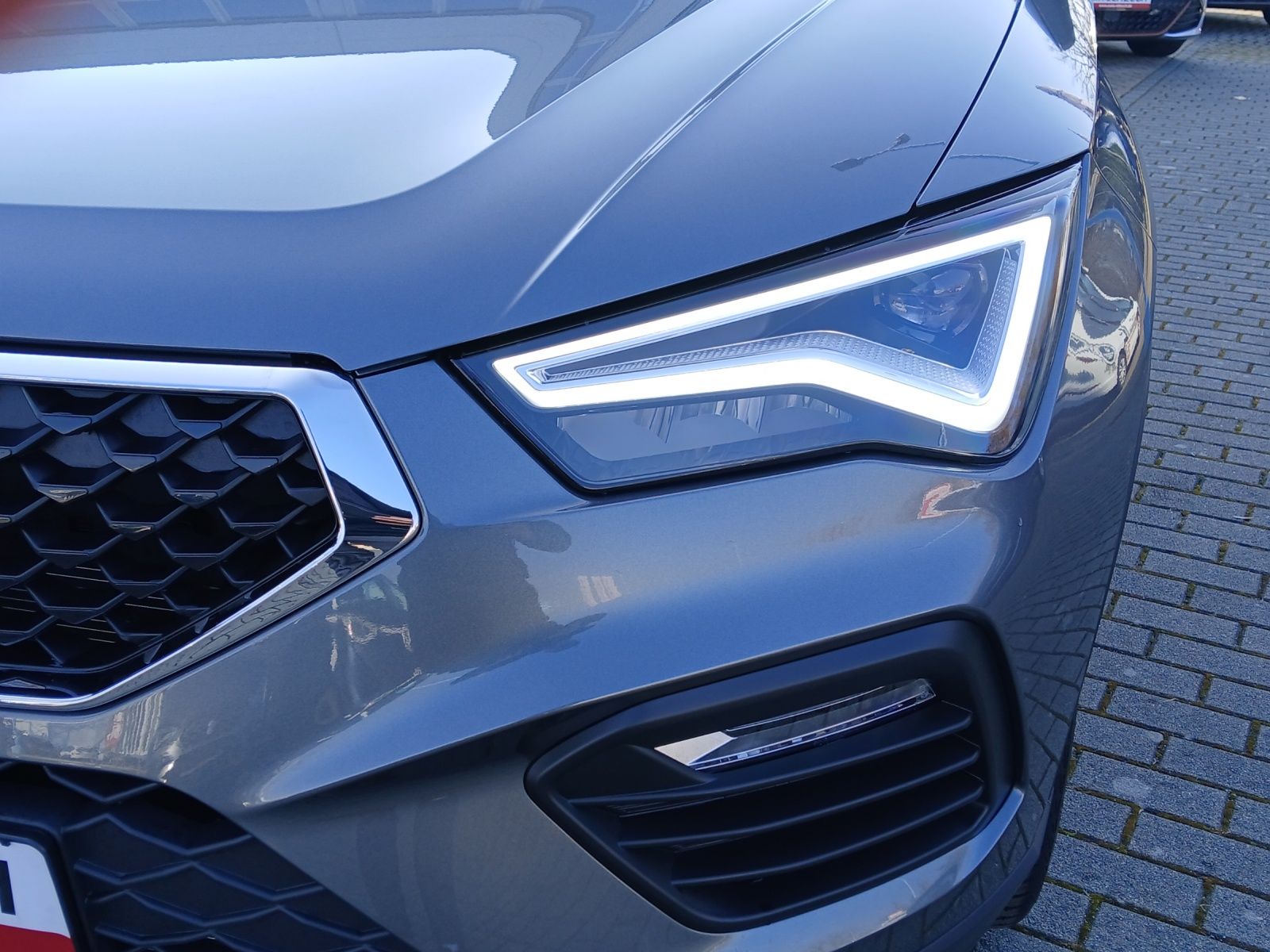 Fahrzeugabbildung SEAT Ateca Style 1.5 TSI DSG Kessy LED