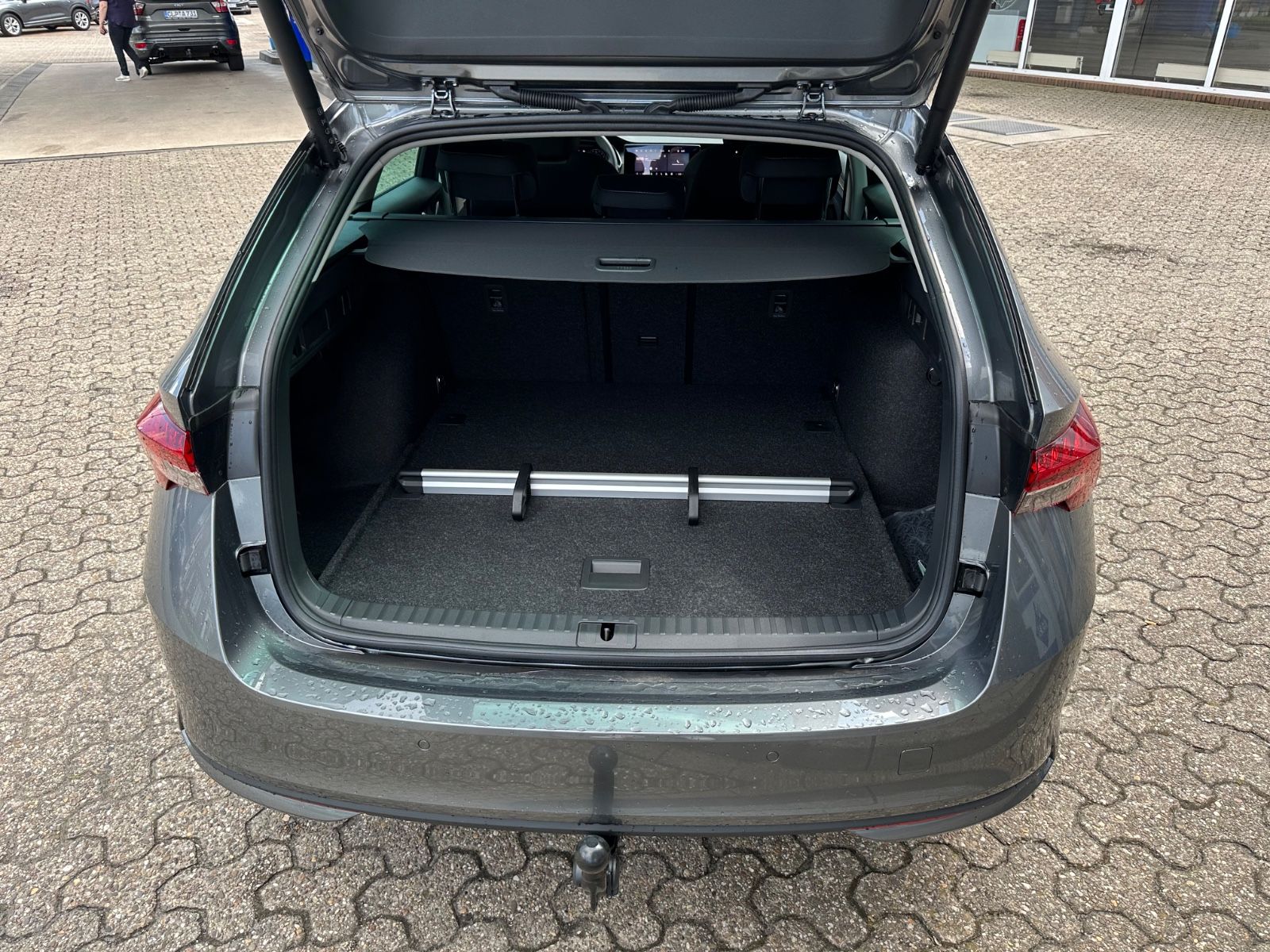 Fahrzeugabbildung SKODA Octavia Combi 1.5 TSI Selection DSG ACC/AHK/LED