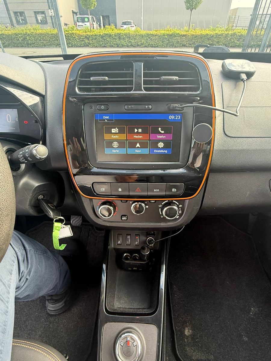 Fahrzeugabbildung Dacia Spring Electric Comfort Plus