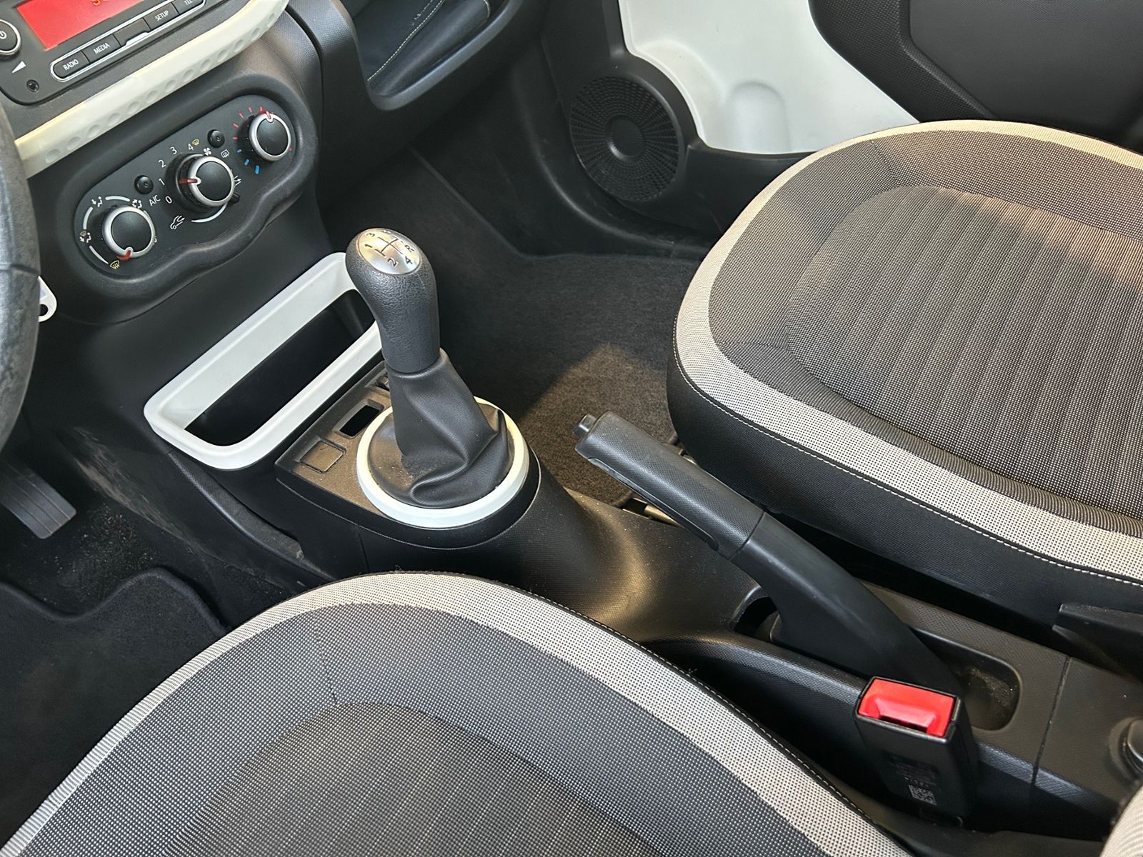 Fahrzeugabbildung Renault Twingo Experience KLIMA SHZ