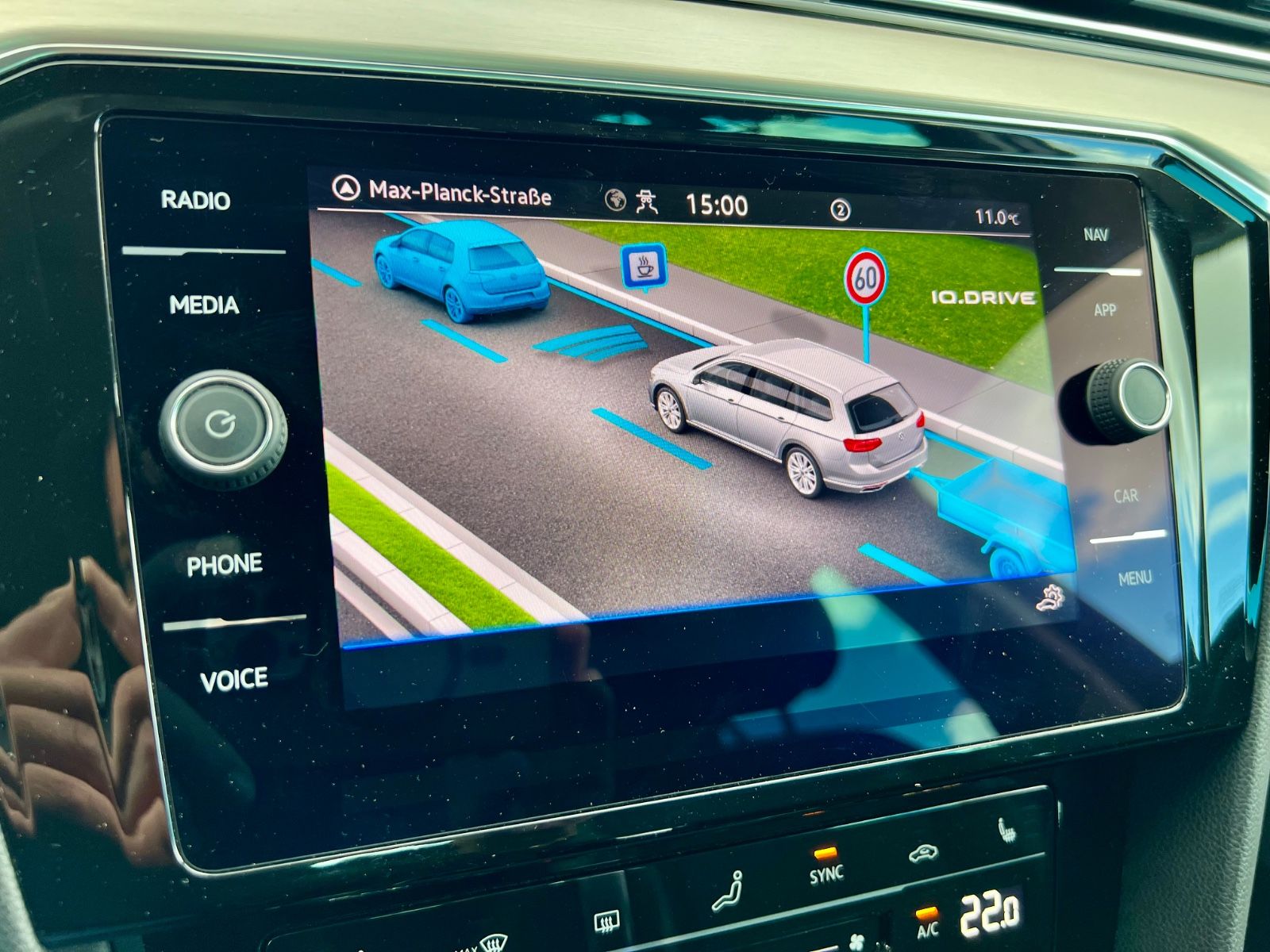 VW Passat Variant Elegance AAC AHK GZJR CARPLAY