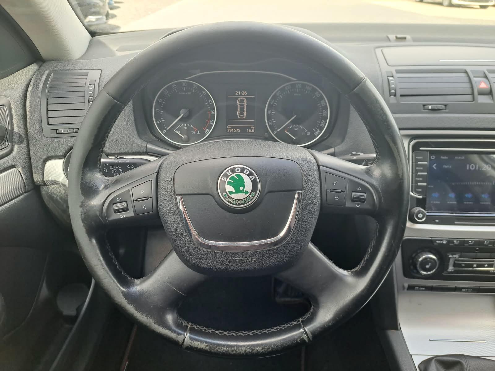 Skoda Octavia 2011 — photo 15