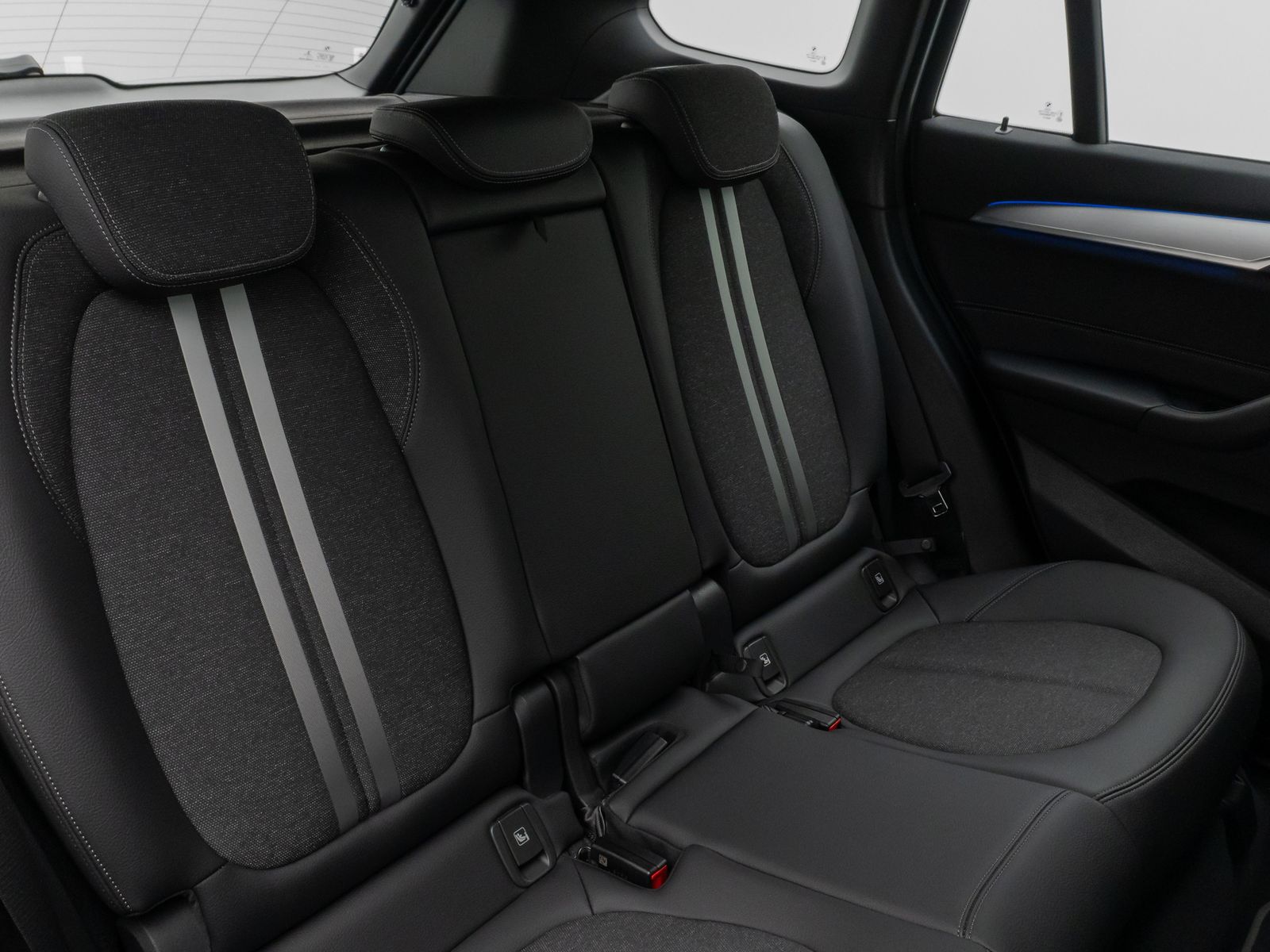 Fahrzeugabbildung BMW X1 sD20i SportLine Kamera HUD DAB HiFi Alarm LED