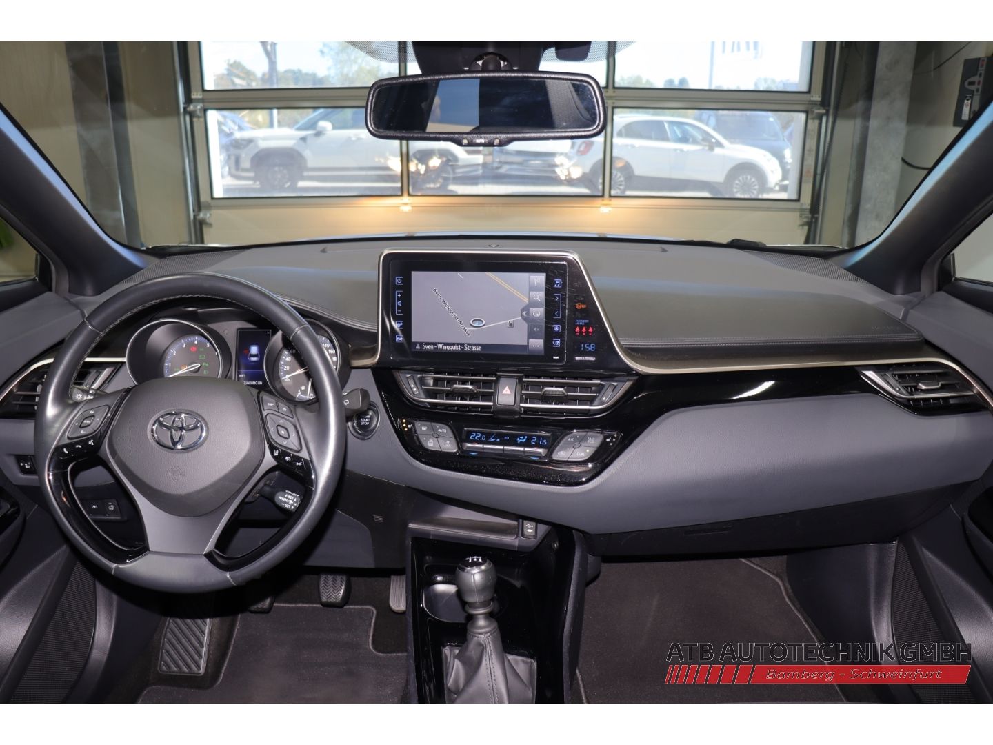 Fahrzeugabbildung Toyota C-HR Team D 1.2l Turbo Navi ACC DAB SHZ LenkradH