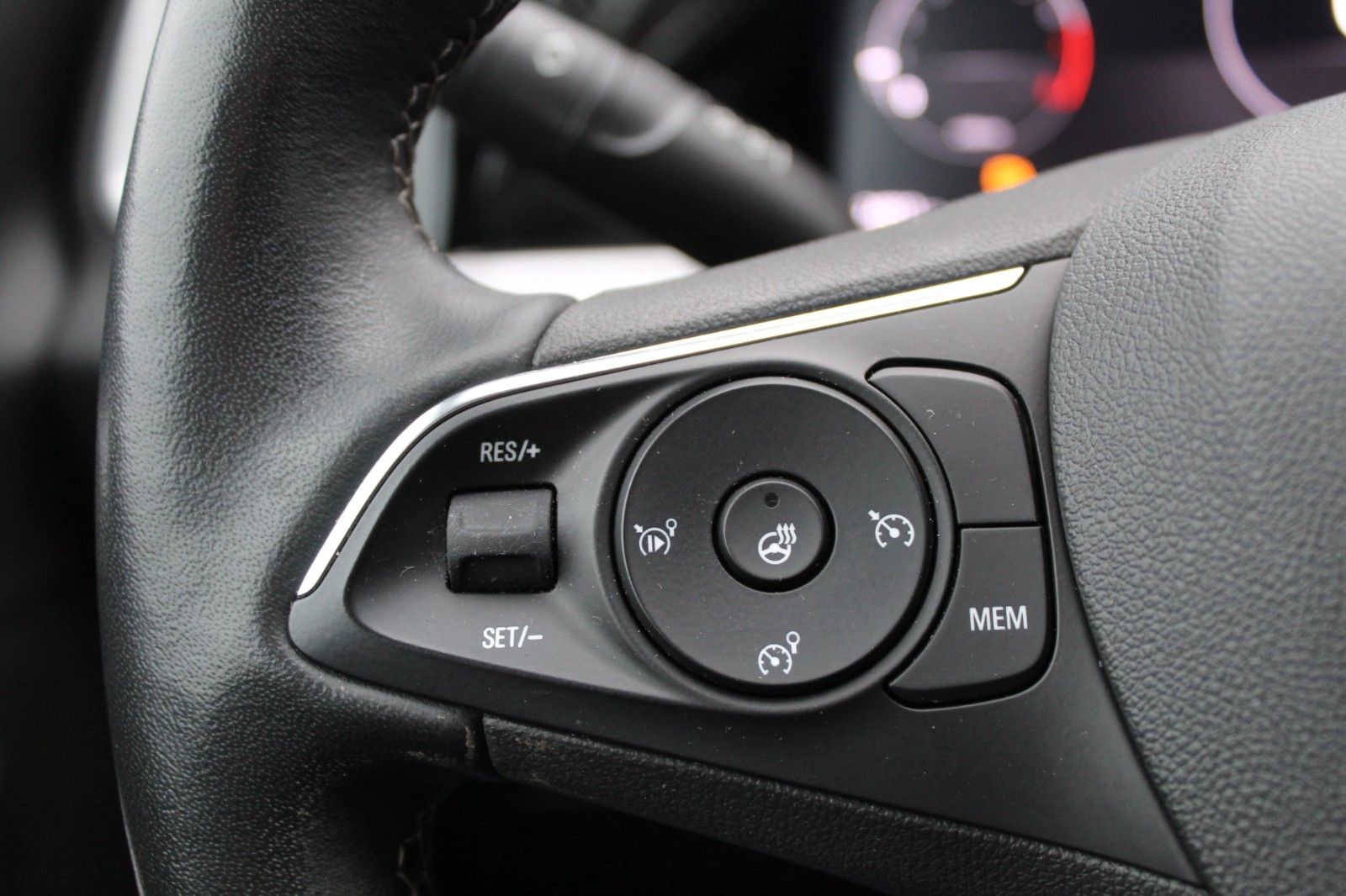 Fahrzeugabbildung Opel Grandland Elegance Navi*AHK*Intellilux