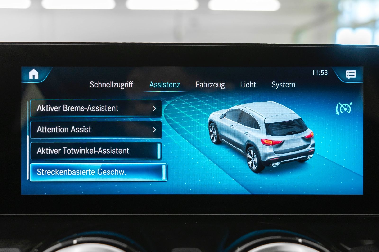 Fahrzeugabbildung Mercedes-Benz GLA 250e PLUG-IN ACC LED KAM TOTW KEYLESS GO NAV