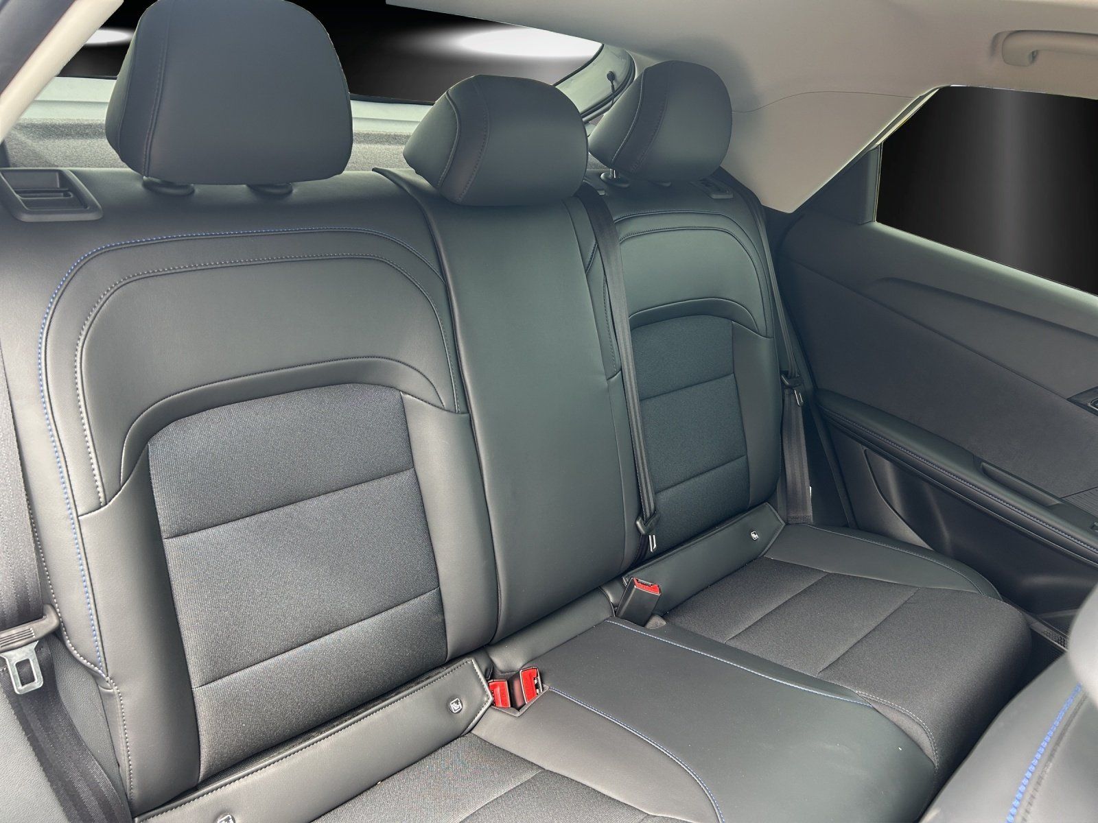 Fahrzeugabbildung MG MG4 AT LUXURY