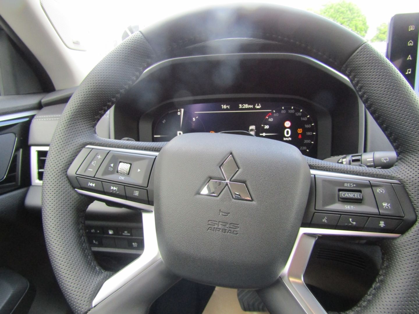 Mitsubishi Plug-in Hybrid Outlander - Bild 13