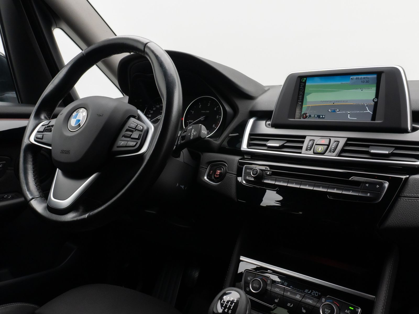 Fahrzeugabbildung BMW 218 Gran Tourer SportLine Parkassist Navi AHK