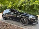 Volvo V40 D3 /Scheckheft*Vollausst*Bremsen/Service Neu