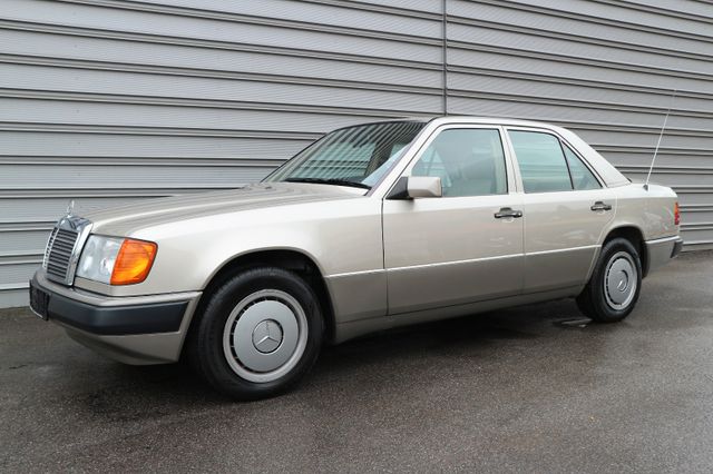 Mercedes-Benz 300E original 27.900 KM aus 1 Hand!!!