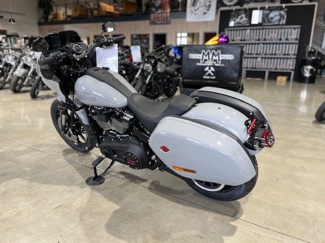 Fahrzeugabbildung Harley-Davidson FXLRST LOW RIDER ST 117 MY25