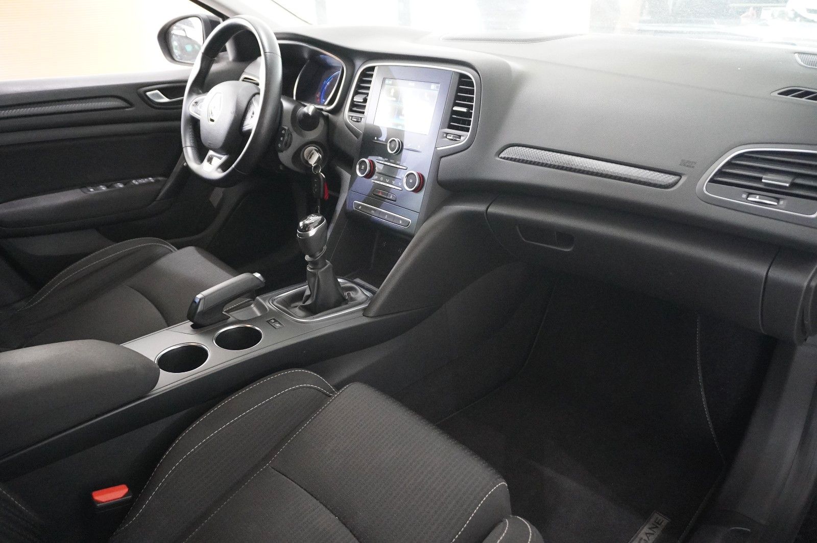 Fahrzeugabbildung Renault Megane IV 1.5D GT BUSINESS NAVI/LED/PDC/VIRT/AHK