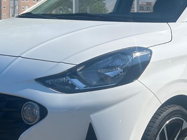Fahrzeugabbildung Hyundai i10 Trend Navi Apple CarPlay Android Allwetterre
