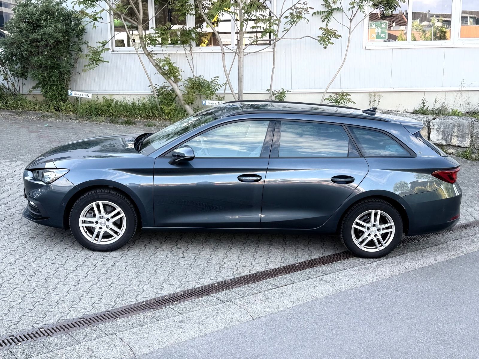 Seat SportstourerWIE NEUE AUTO-DSGNAVI-shz-LHZ-CARPLA imagem 3