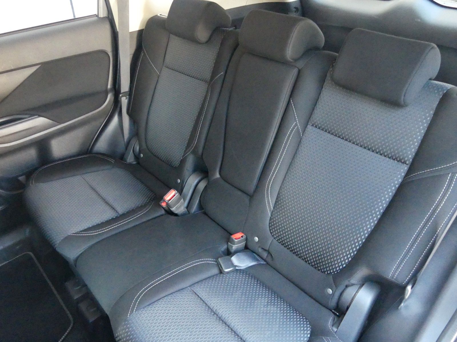 Fahrzeugabbildung Mitsubishi Outlander Diamant Edition 2WD*Gasanlage*Kamera*