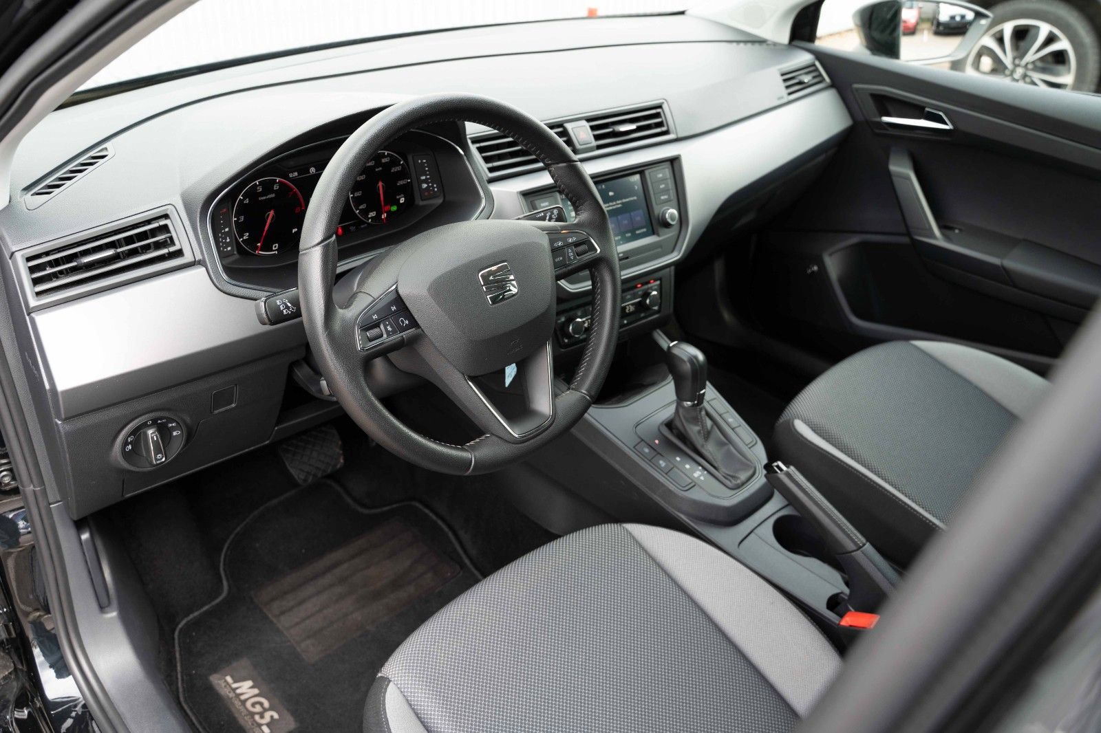 Fahrzeugabbildung SEAT IBIZA STYLE BEATS 1.0TSI DSG LED KAM VIRTC BLACK