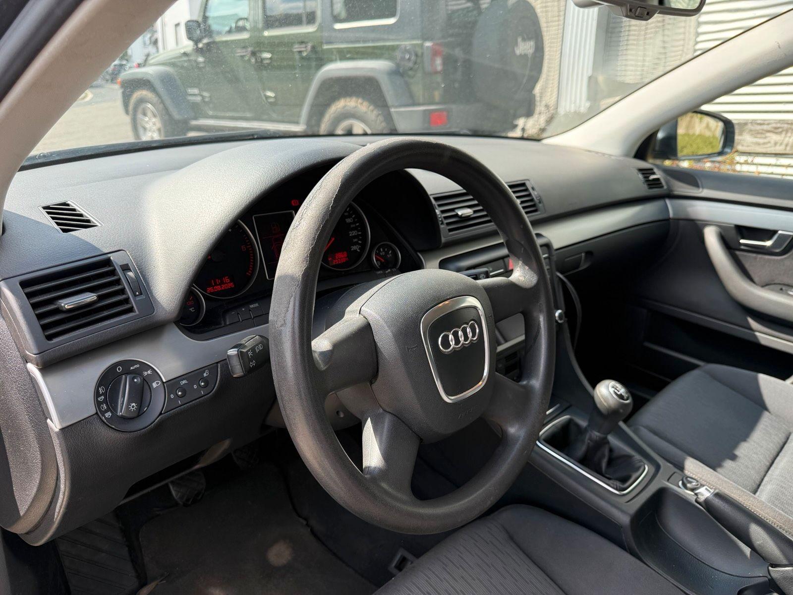 Audi A4 2006 — photo 6