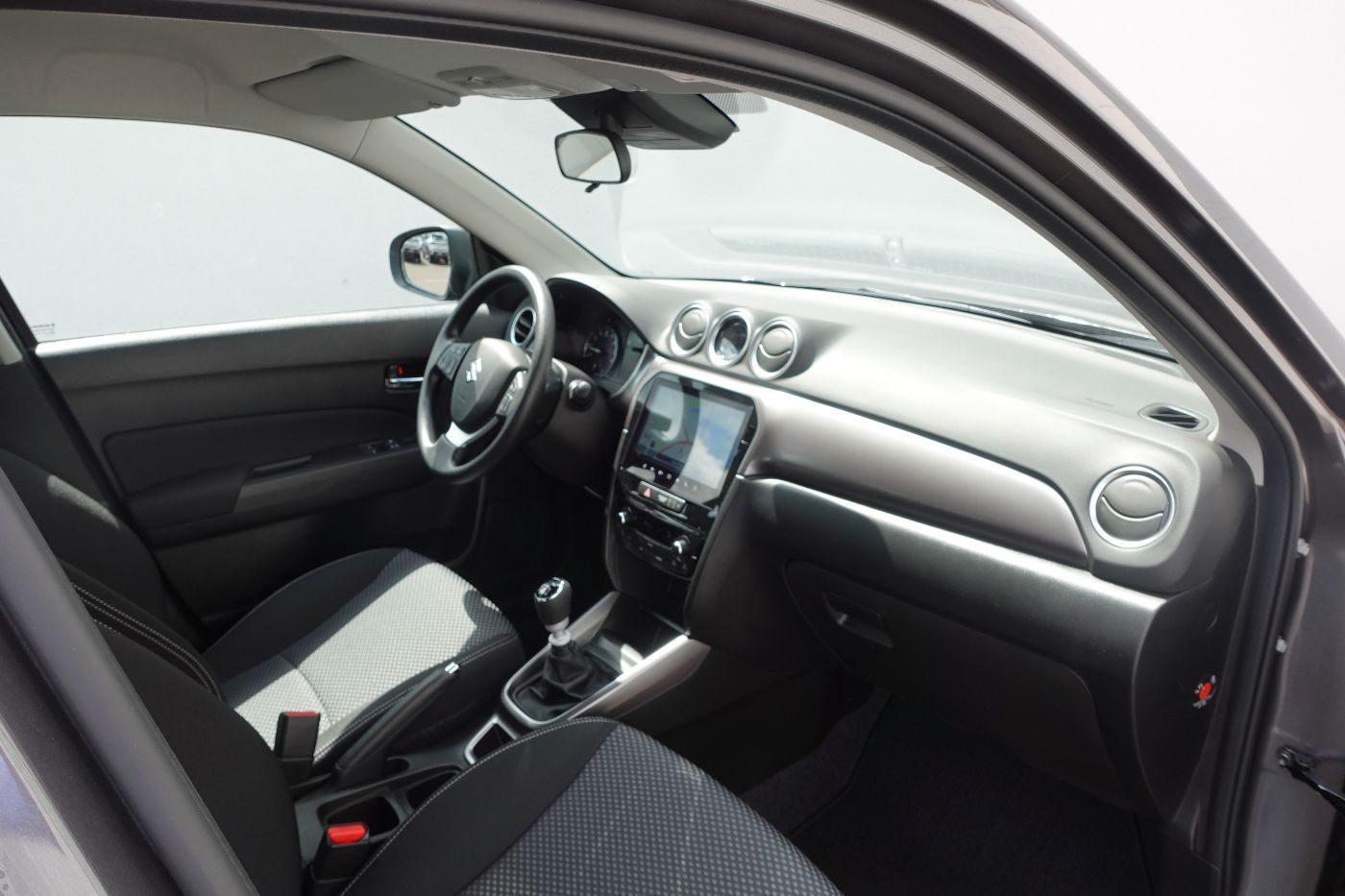 Fahrzeugabbildung Suzuki Vitara 1.4Hybrid Club Navi, Kamera,PDC,LED