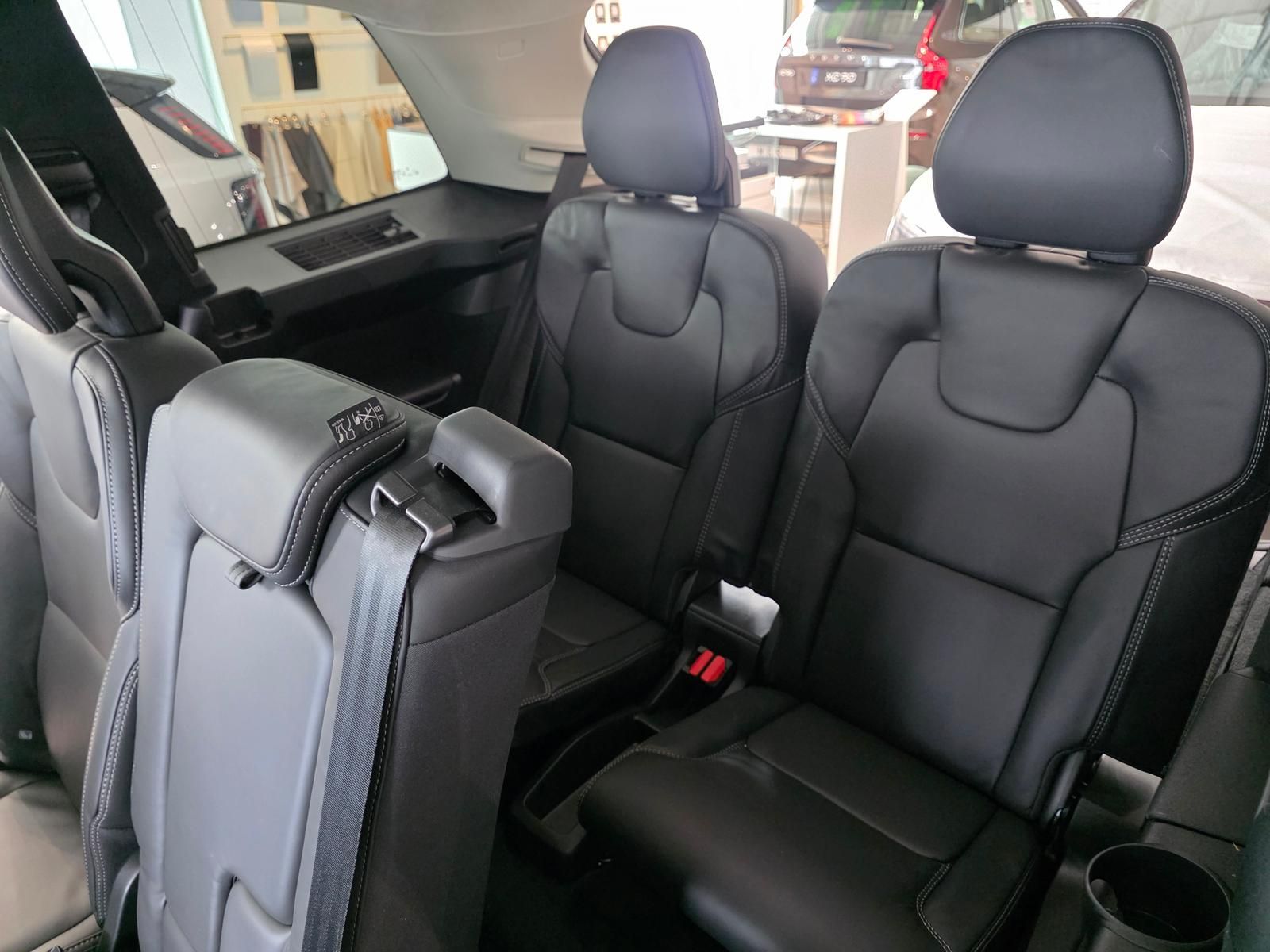 Volvo XC90 Ultra Dark Recharge Plug-In Hybrid AWD foto 14