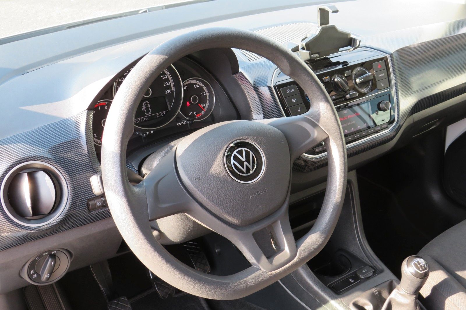 Fahrzeugabbildung Volkswagen up!  SITZHEIZUNG KLIMA 4-TÜREN NEBEL GJ 1.H