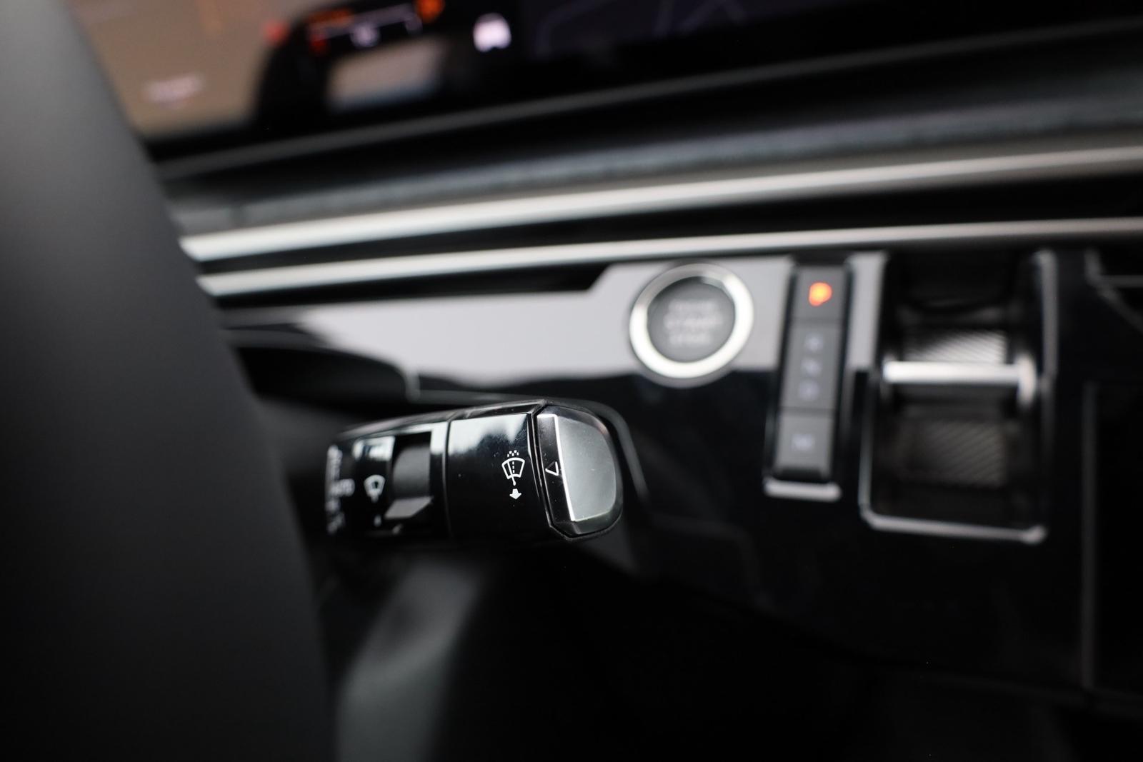 Peugeot 3008 1.2 Hybrid 145 Aut. LED ACC Navi 360°