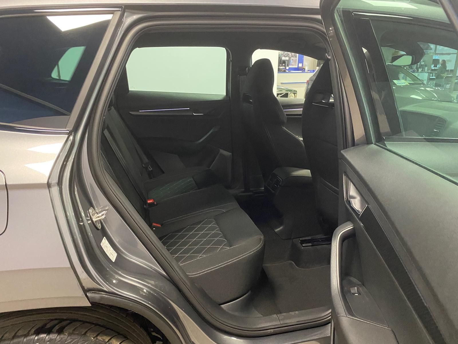 Fahrzeugabbildung SKODA Karoq 1.5 TSI SPORTLINE+5J GA+MATRIX+ACC+360+AHK