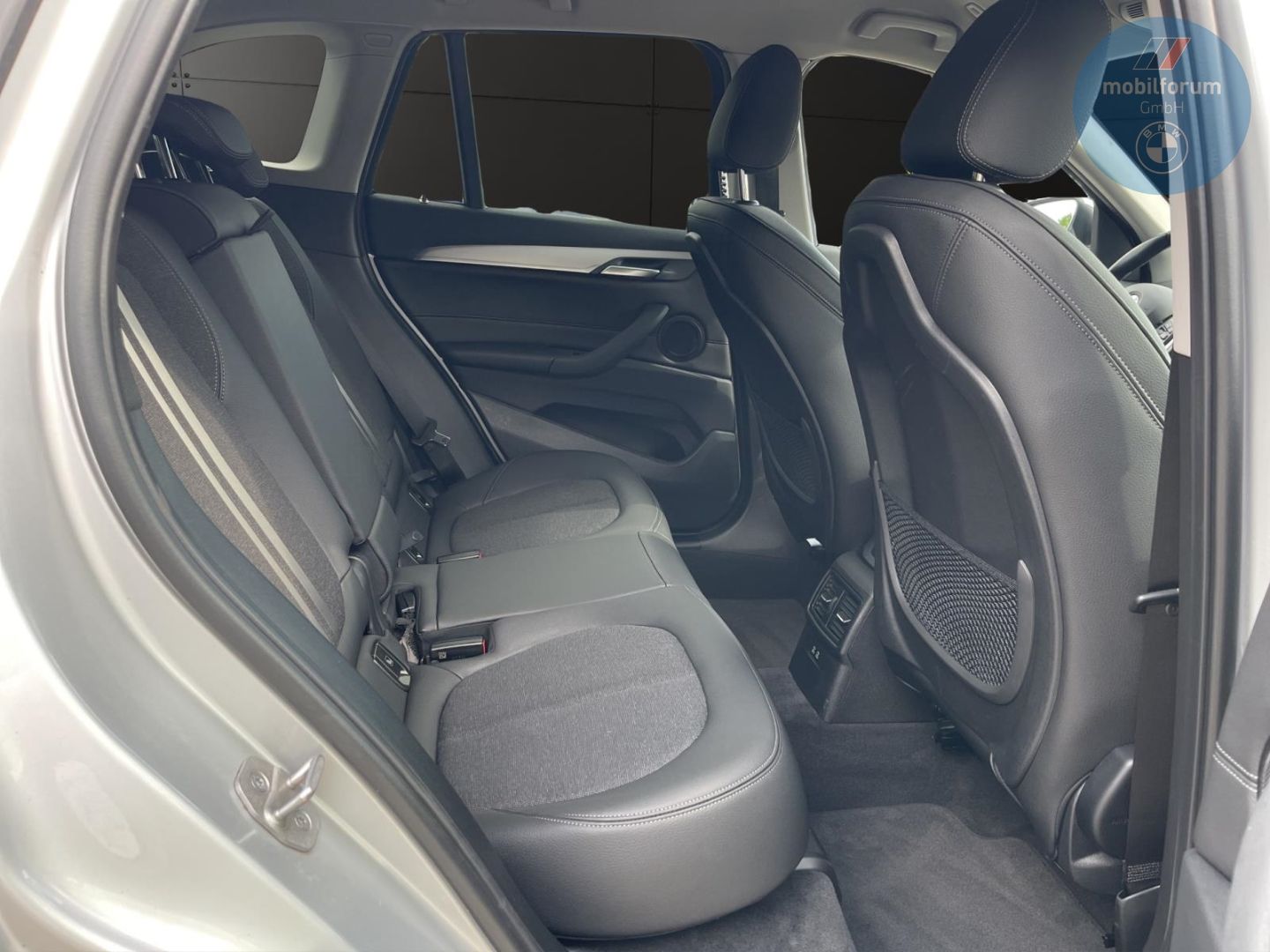 BMW X1 sDrive18i Advantage LED Kamera Sportsitze DAB foto 4