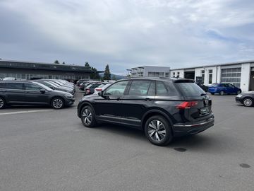 Volkswagen Tiguan - 11